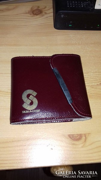 Leather wallet with retro scale inscription