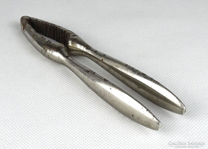 1G824 old classic metal nutcracker hazelnut kitchen tool 15 cm
