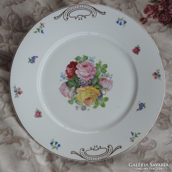 Thun csehszlovák porcelán barokk aranyozott virágmintás tányér