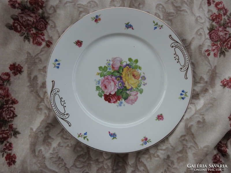 Thun csehszlovák porcelán barokk aranyozott virágmintás tányér