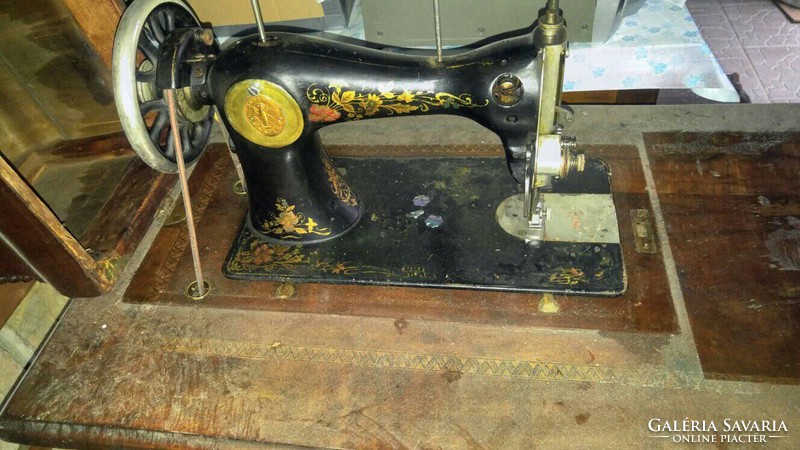 Singer papal leprechaun pearl inlaid rare sewing machine refurbished lacquered cast iron
