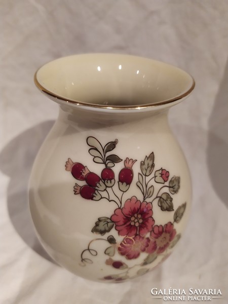Zsolnay kis festett porcelán váza