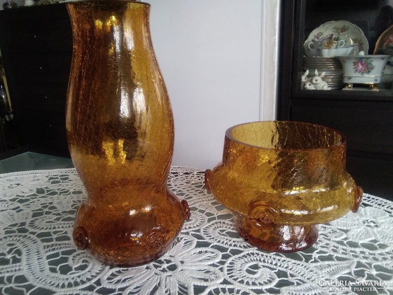 Jan Havelka iparművész fányolüveg vázája- kínálója különleges formával, mézsárga színben együtt!