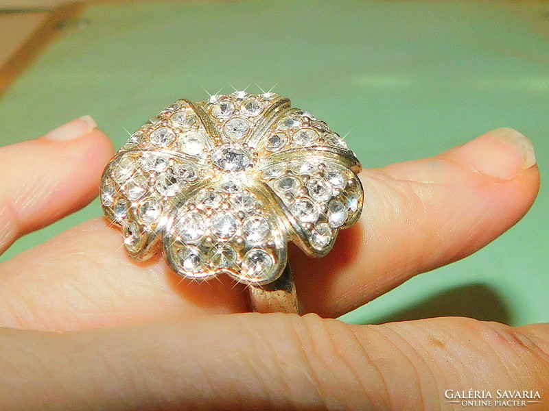 Full of micro zirconia stony flower two-tone gold-silver filled ring 8's