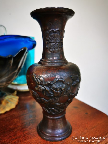 Antique Japanese bird bronze vase