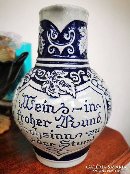 German wine set with bunch of grapes
