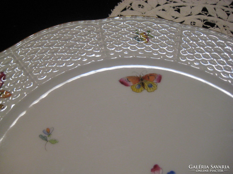 Herendi, flat plate with butterfly flowers, 1941. Manufactured 25 cm