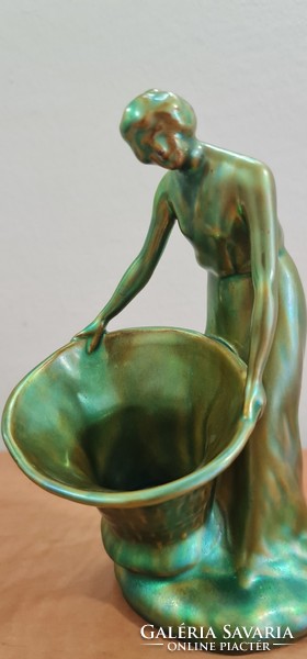 Zsolnay antik szecessziós eozin kosarat tartó nő