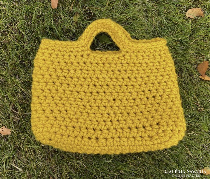 Crochet small, padded bag in mustard yellow or mauve