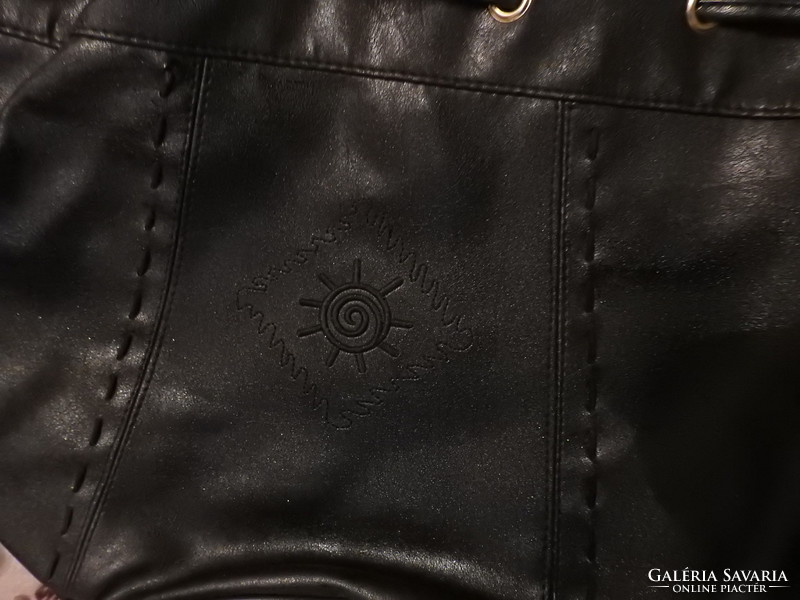 CARO vintage fekete bőr kézitáska