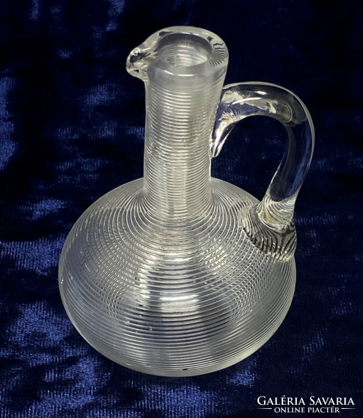 Rikta antik kis méretű csikos falú különleges formájú üveg kiöntő - CZ