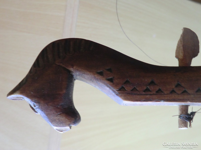 Guszla - guzla népi hangszer fából készült népi vonós hangszer