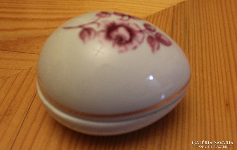Ravenhouse egg porcelain bonbonier