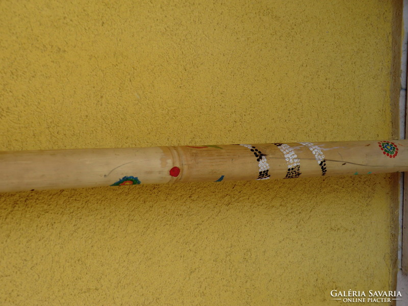 Didjeri doo wind instrument A folk wind instrument made of 130 cm bamboo