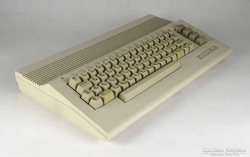 1H004 Retro Commodore C64 gép ház dobozában