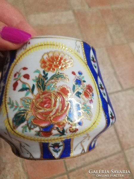 Chinese hand-painted lid storage