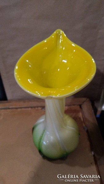 Cseh üveg váza, 17 cm magas, hibatlan darab.