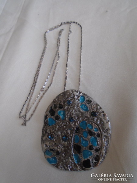 Scandinavian craftsman with pendant chain decorated with sapphire-like stones 6.7 x 5.6 cm 62 grams