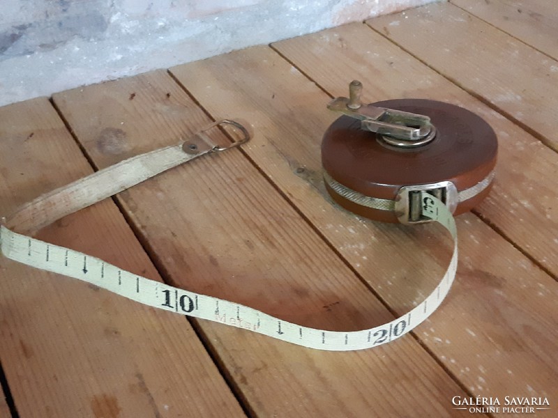 Architectural or railway tape measures