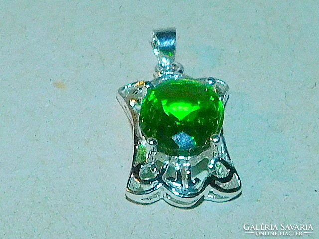 Emerald green crystal stony white gold gold filled pendant