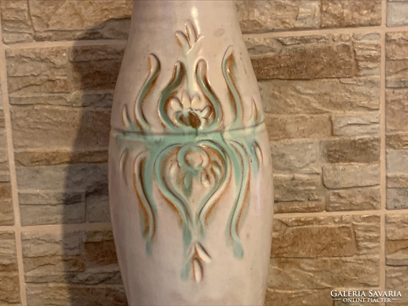 Flawless ceramic vase by Elizabeth Fórizsnár Sárai