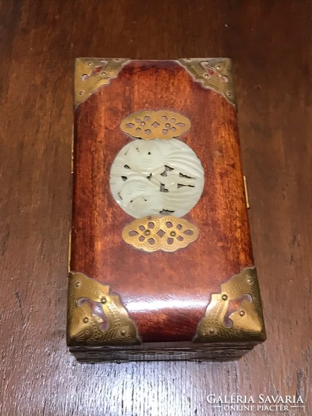 Chinese musical lacquer box with jade decoration.Xx.Szd. Second half.