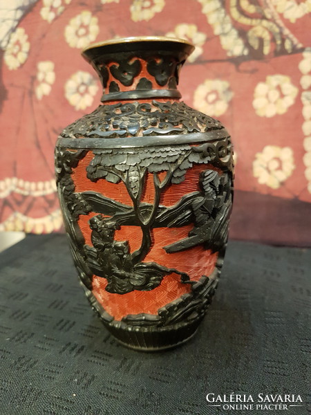 Chinese cinnamon lacquer vase
