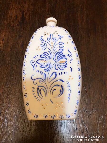 Raven's house porcelain bottle / bottle with folk decoration.Undamaged.