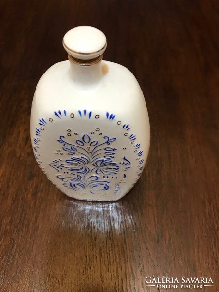 Raven's house porcelain bottle / bottle with folk decoration.Undamaged.