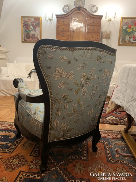 Luxury quality! Exquisite armchairs renovated with beautiful fabric in pairs
