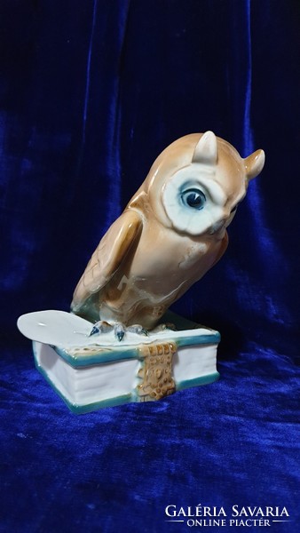 Original Zolnay porcelain owl marked with a 17cm high five-tower seal