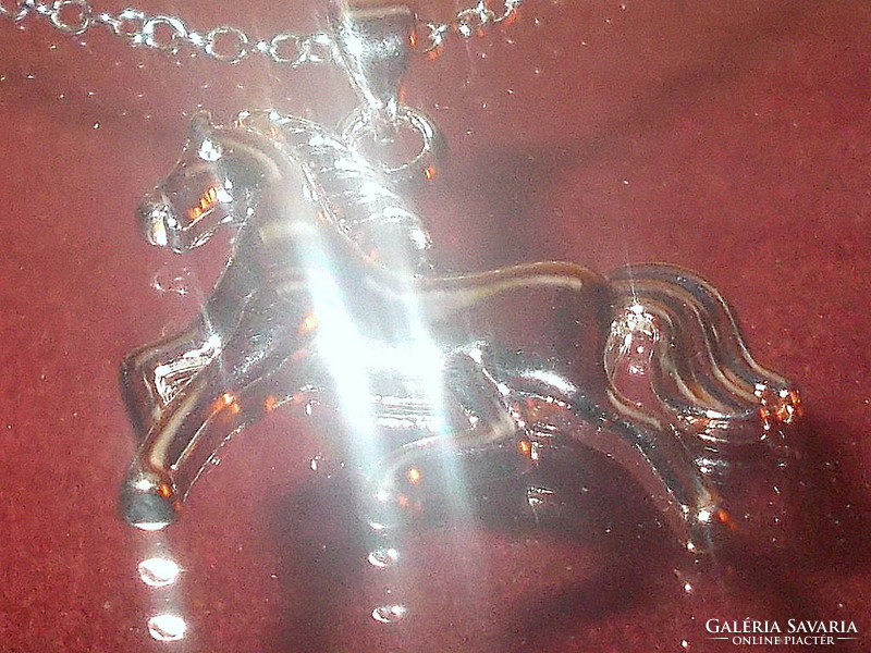 Race horse paripa white gold gold filled necklace