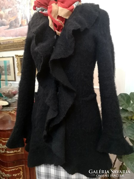 Nadine h 38 with 60% wool ruffled elongated cardigan pocket.