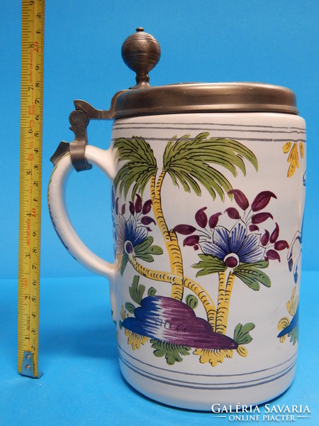 22 Cm high beer mug with lid in excellent condition
