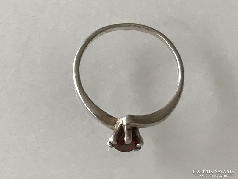 Silver ring with garnet stone, size 7.5