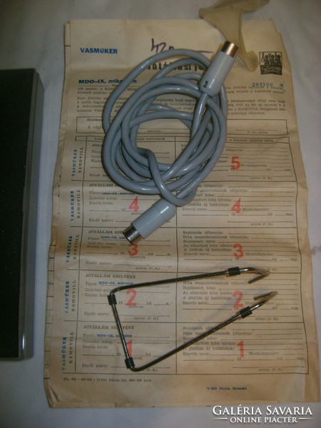 Retro MDO IX. mikrofon dobozában, papírjaival, használati utasítással
