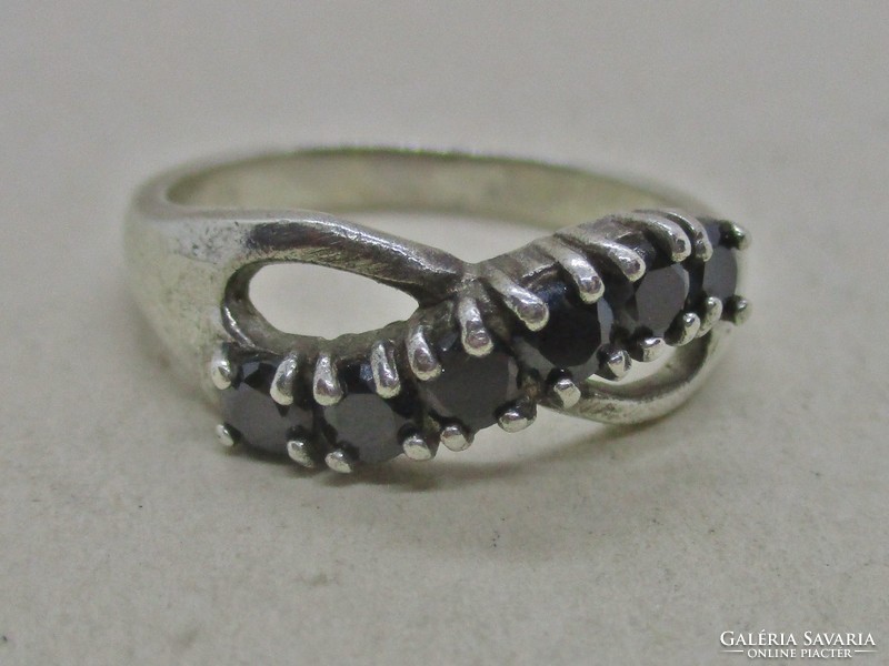 Beautiful silver ring with polished onyx stones