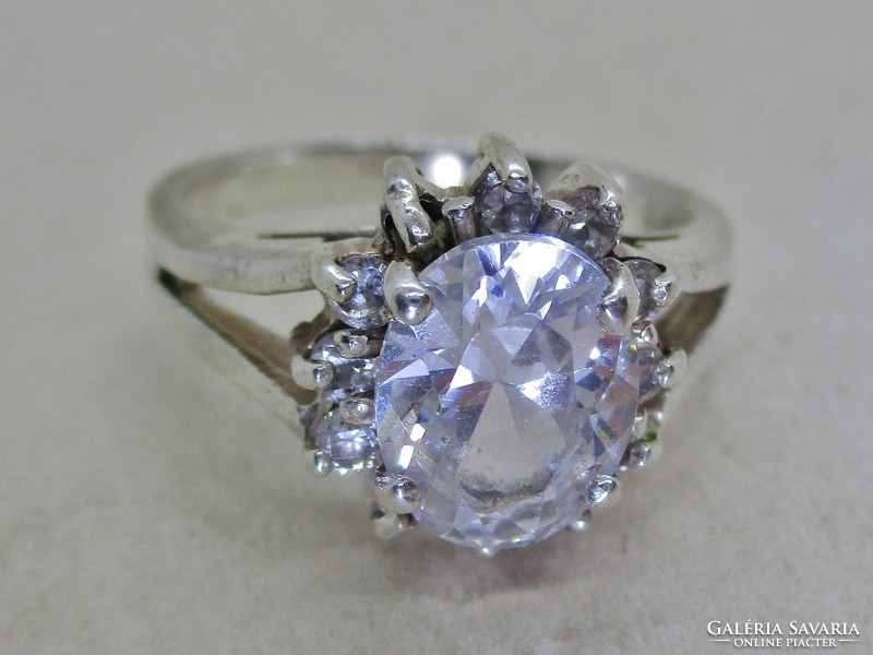 Gyönyörű  régi ezüstgyűrű nagy fehér kővel