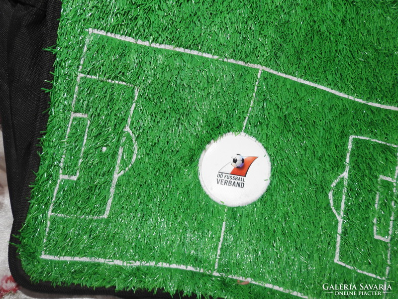 Különleges futballpálya dekorral HALFAR kézitáska OŐ FUSSBALL VERBAND