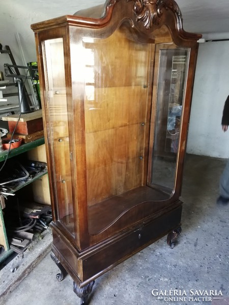 Antique display cabinet with side doors in neo-baroque style in perfect condition