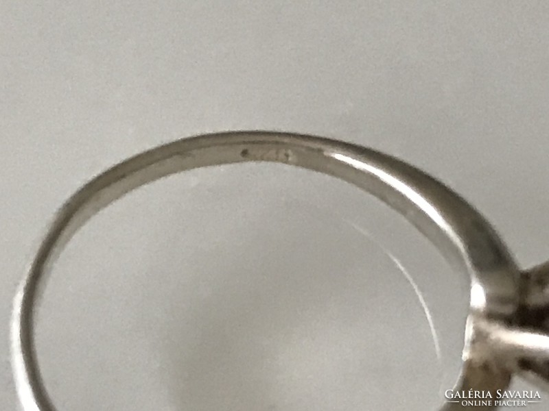 Ezüst gyűrű gránát kővel, 7,5-es méret