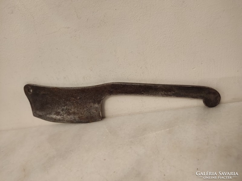 Antik muzeális patinás dekoratív konyhai eszköz kovácsoltvas húsbárd hentes bárd 649