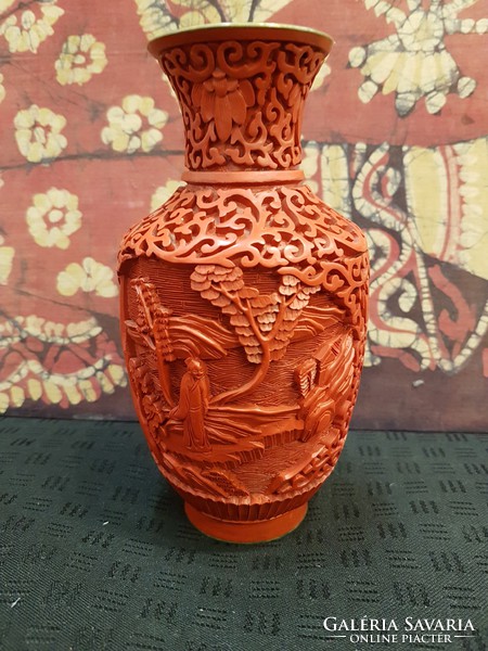 Chinese cinnabar lacquer vase