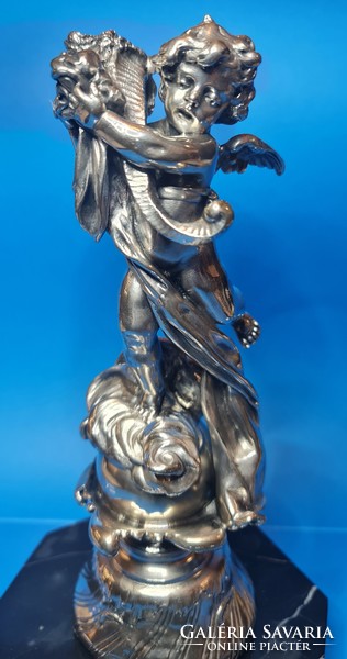 Ezüst Puttó szobor