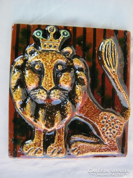 Lion wall ceramic
