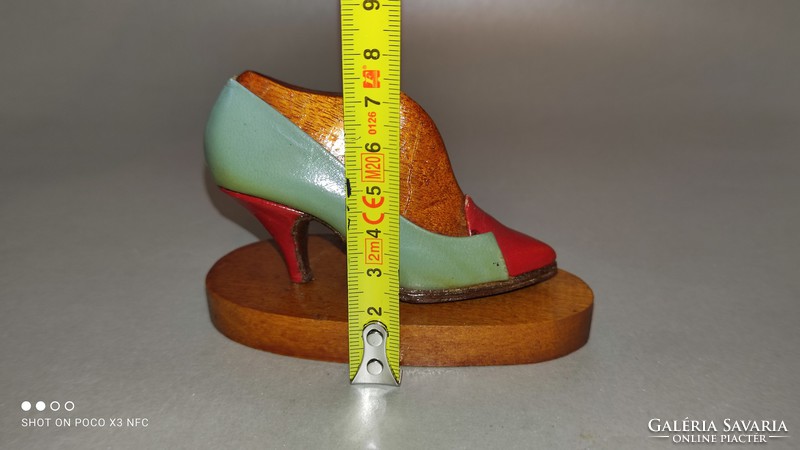 Antik régi cipész suszter vizsgamunka mini cipő női modell kaptafával