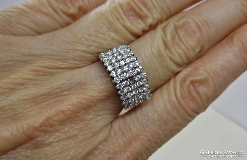 Gyönyörű fehér  köves alkalmi ezüstgyűrű