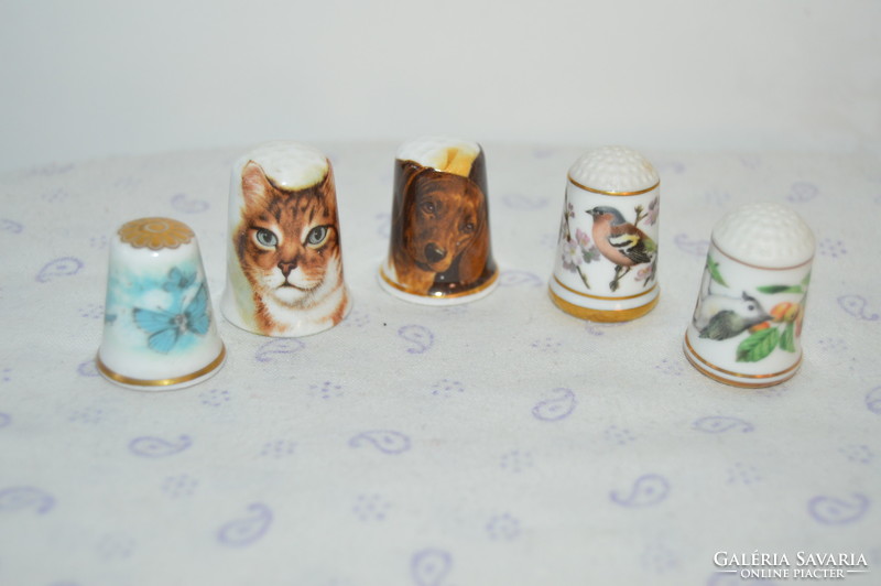 5 db állatmintás jelzett porcelán Angol gyűszű gyűjteményből