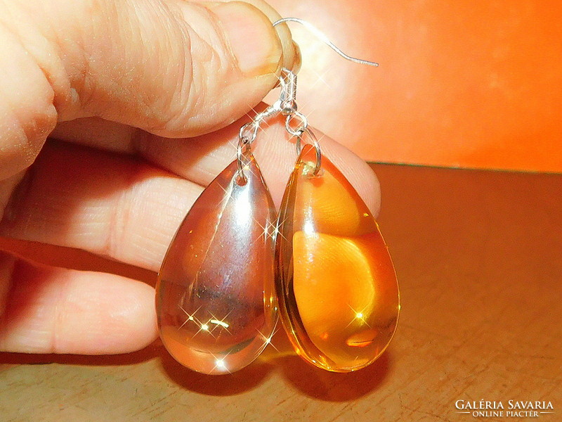 Golden glass drop earrings