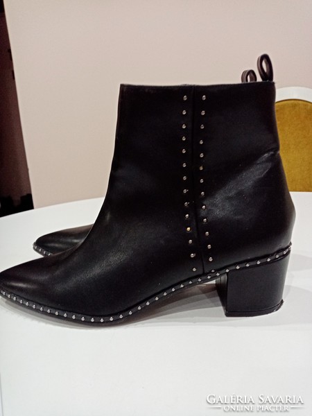 Pretty women's boots